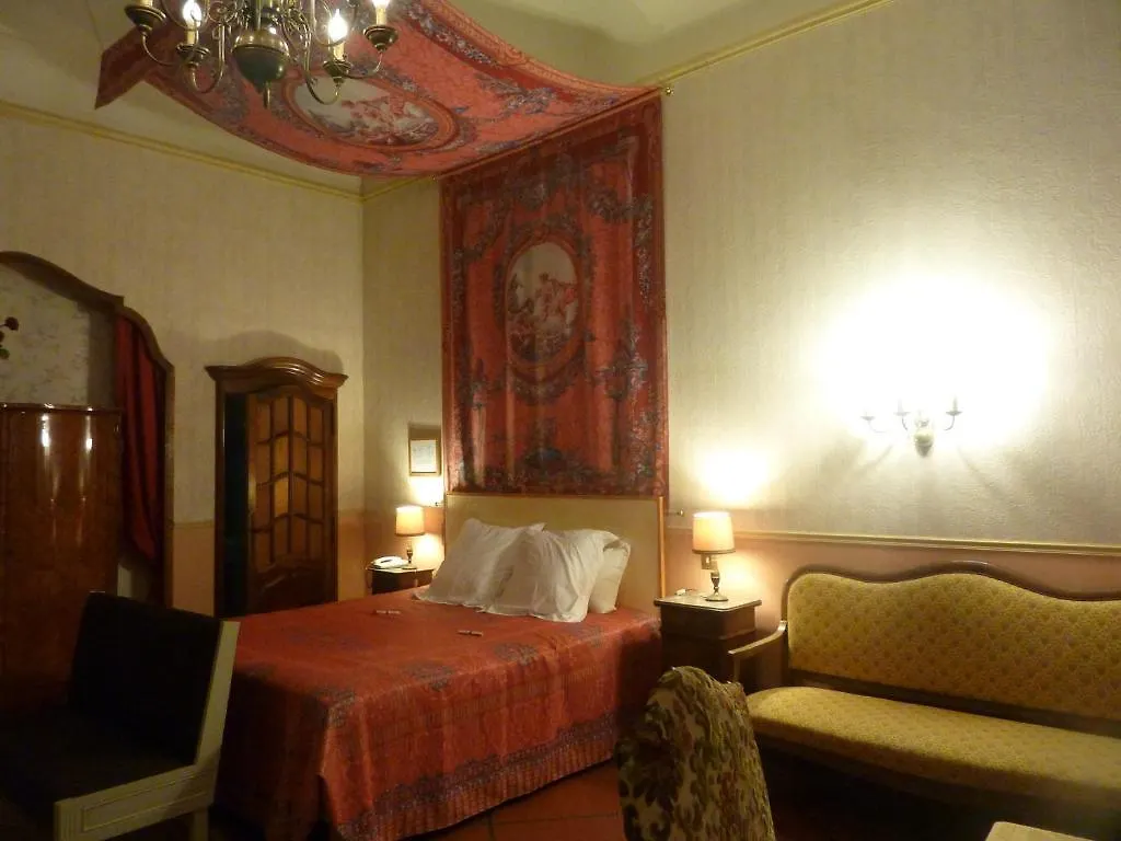Hotel Du Fiacre Carpentras France