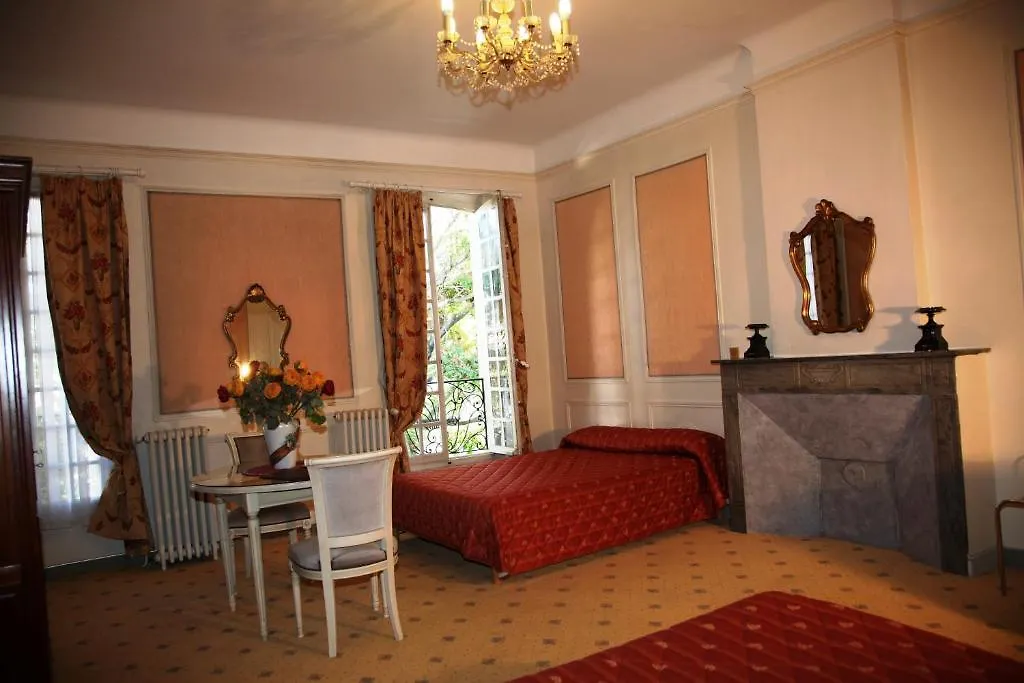 Hotel Du Fiacre Carpentras 3*,