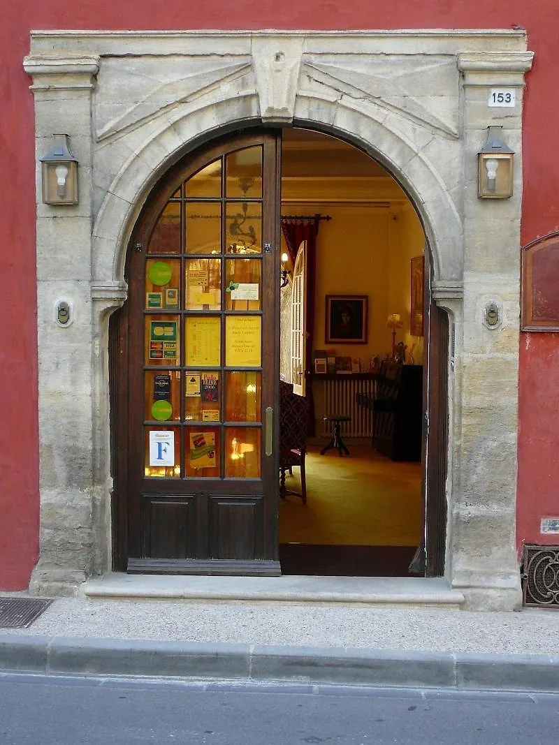 Hotel Du Fiacre Carpentras 3*,