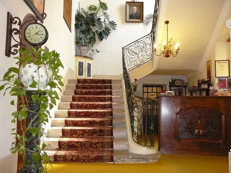 ***  Hotel Du Fiacre Carpentras France