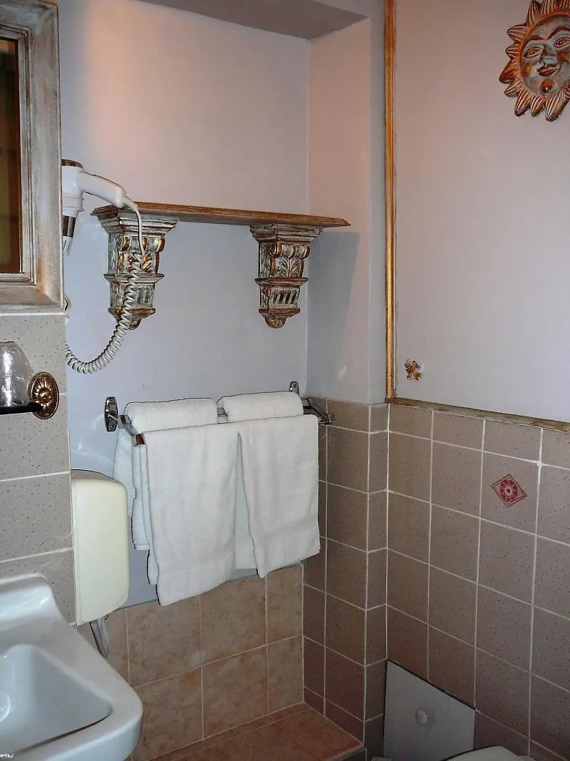 Hotel Du Fiacre Carpentras 3*,  France