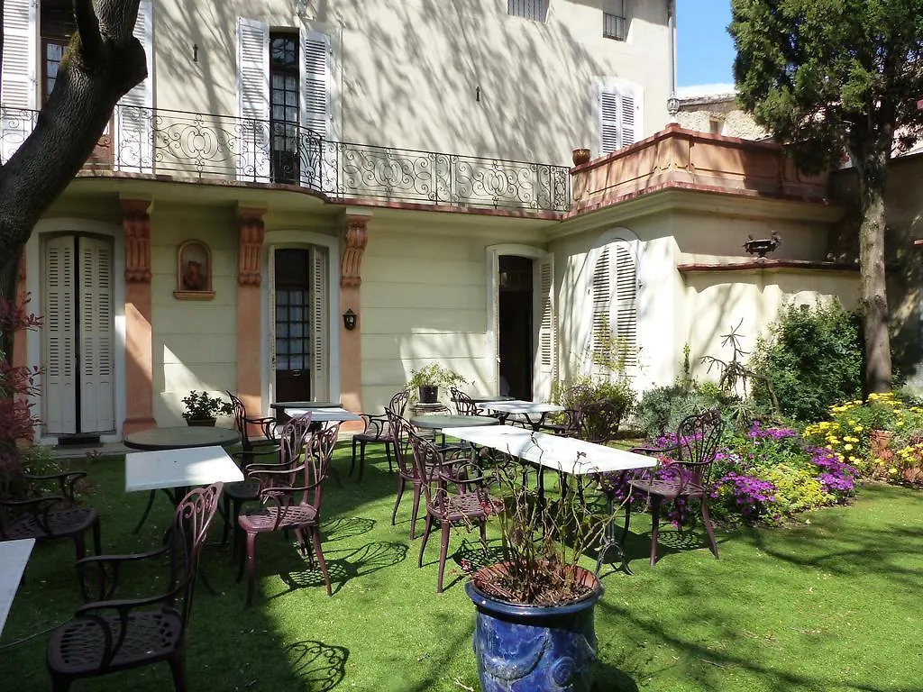Hotel Du Fiacre Carpentras 3*,