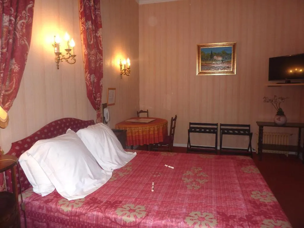Hotel Du Fiacre Carpentras