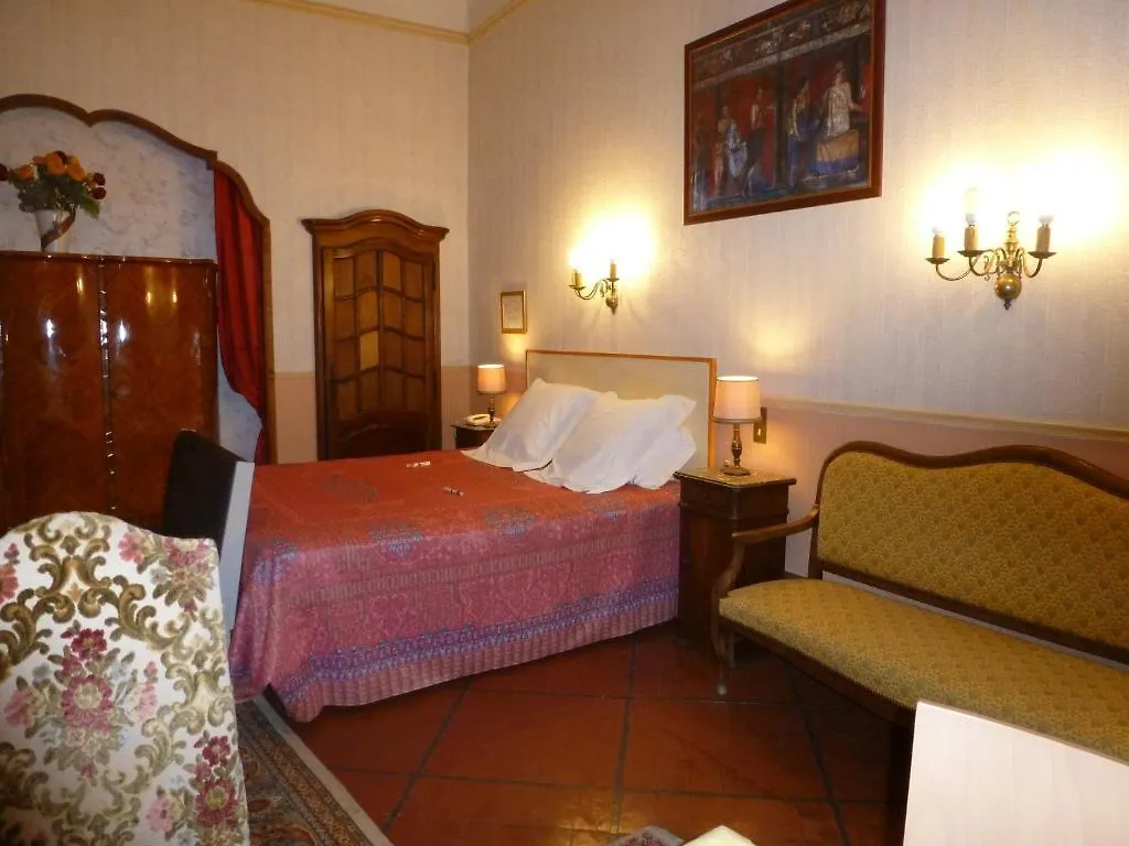 Hotel Du Fiacre Carpentras